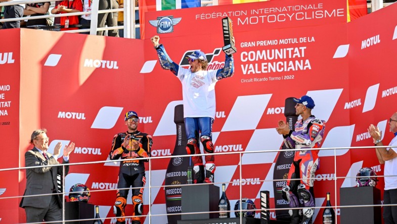 Алекс Ринс спечели финалния кръг на MotoGP